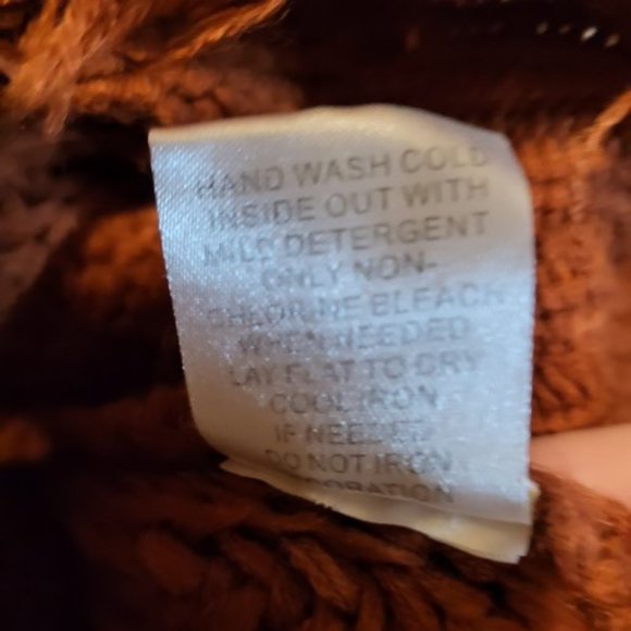 Rust colored cropped knit sweater with tassel detail M - Picture 2 of 4